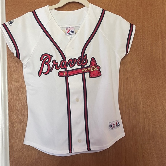 Majestic Tops - Atlanta Braves White Baseball Jersey Women’s XS. Like new
